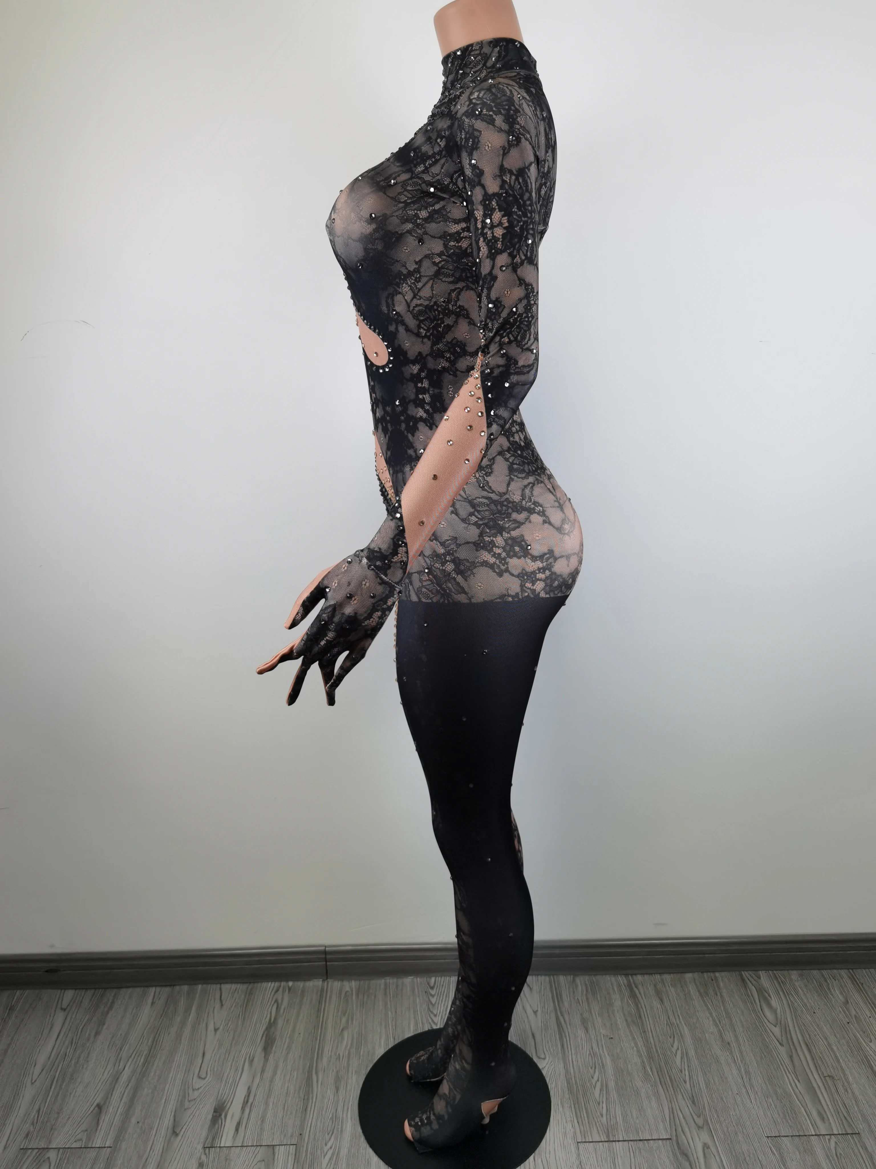 Sexy Slim Fit Rompers One Piece Bodysuit Women Rhinestone Jumpsuits Fashion Black Lace Pattern Pole Dancer Leotard Club Outfits