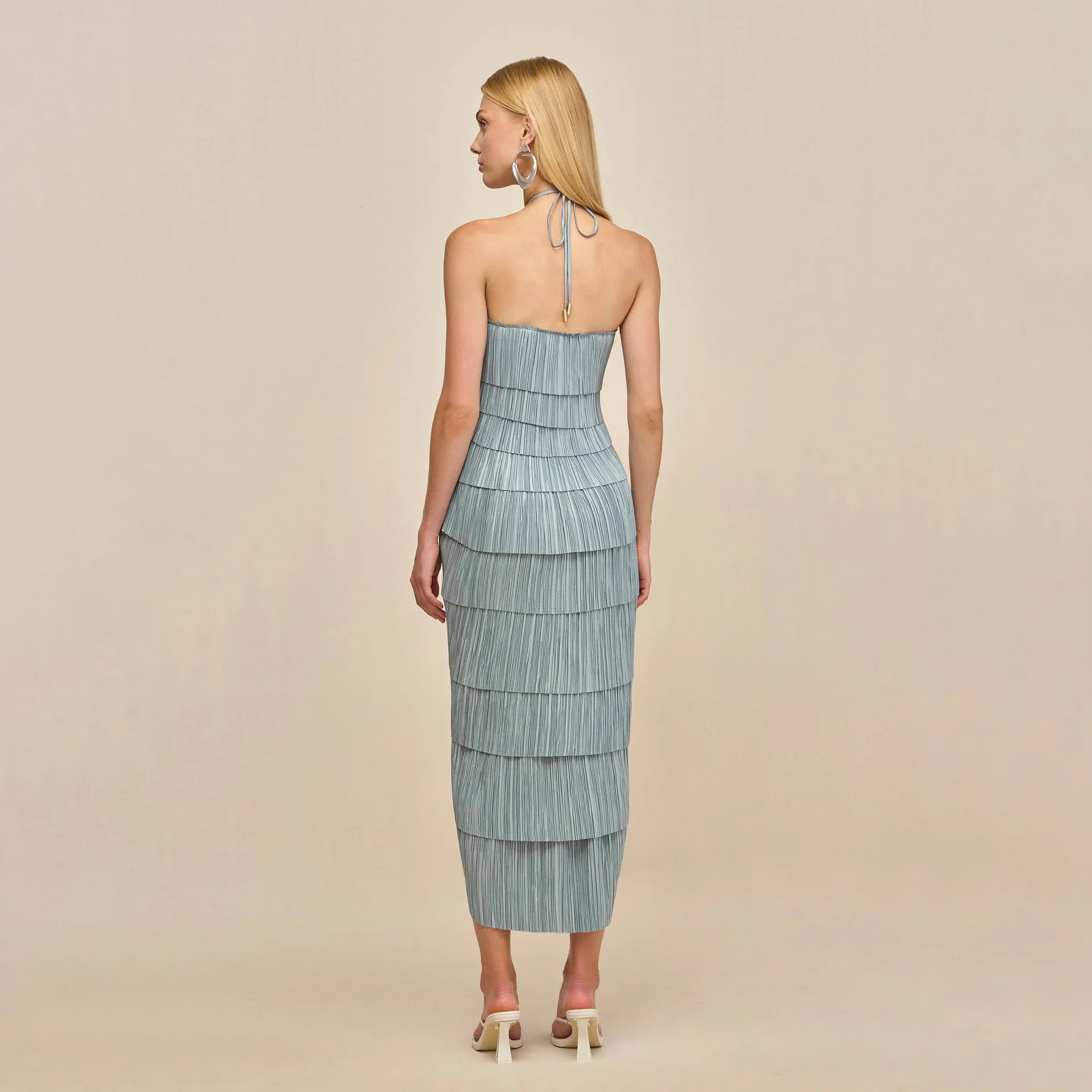 2025 nova luz azul halter pescoço sem mangas sem costas plissado em camadas vestido de noite feminino fino ajuste vestido longo