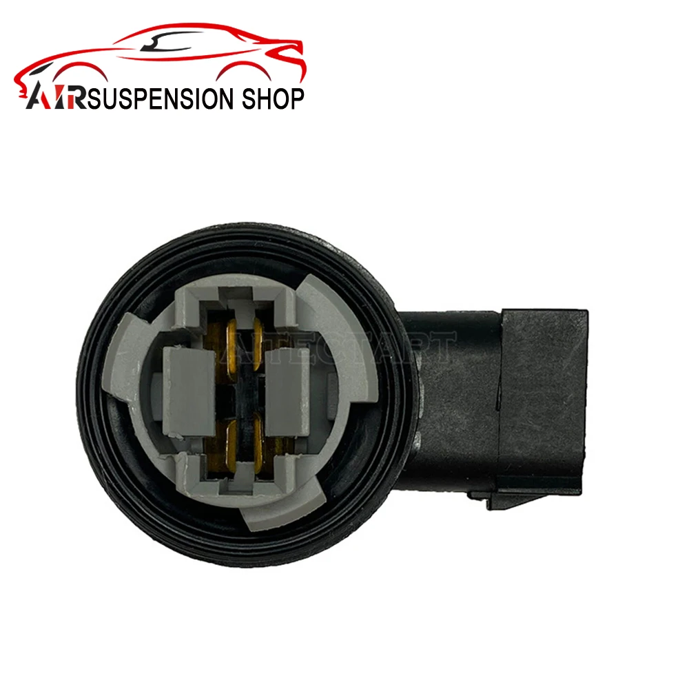 Turn Signal Tail Light Socket For Dodge Ram 1500 2500 3500, 3 Terminal Lamp Rear Tail Light Bulb Plug Socket Replaces 68226719AA