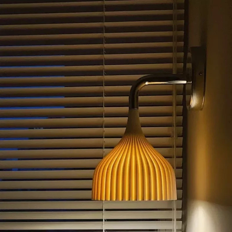 French Cream Style Plastic Wall Lamps for Bedroom Dormitory Ambiance Lights for Room Semicircle Embossed Indoor Fixtures Elegant