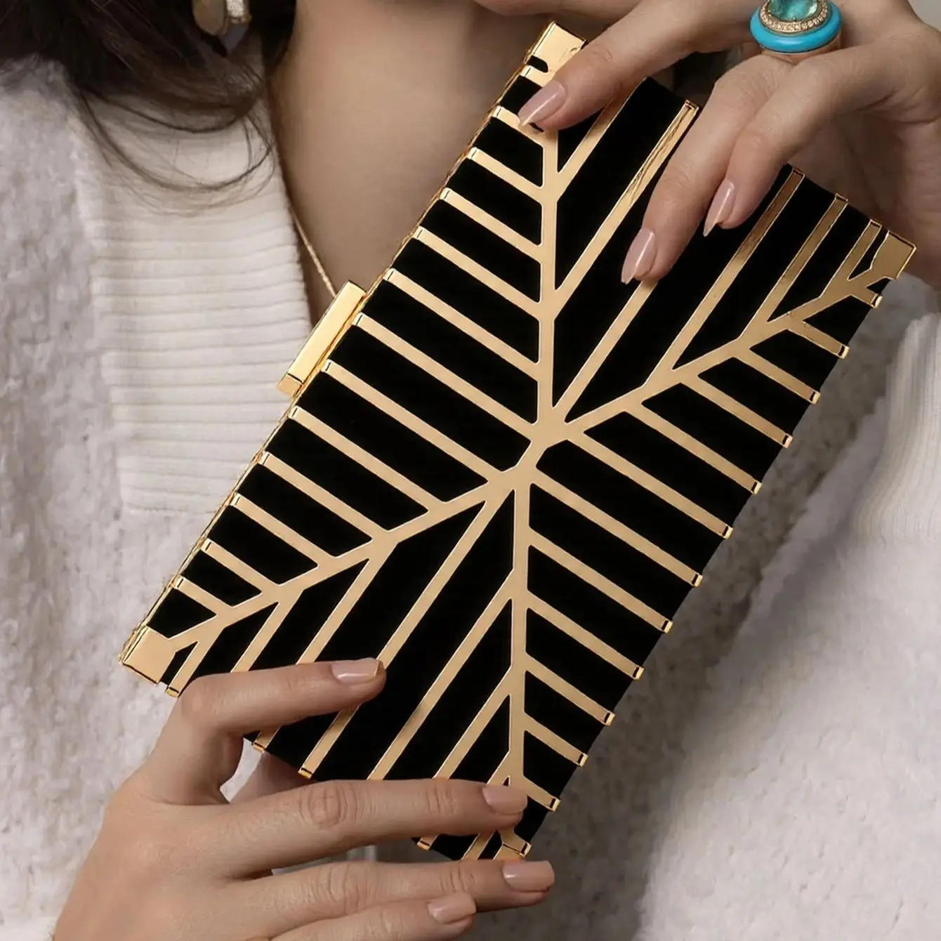 

Metal Hollow Out Style Evening Bags Green Color Glitter Fashion Lady Clutch Shoulder Chain Party Wedding Dinner Prom Holder