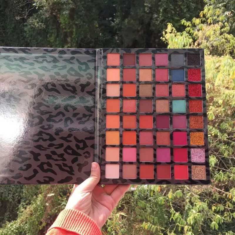 A 48-color Leopard Print Eyeshadow Palette Is A Combination Of Multiple Earth Tones And Large Plates