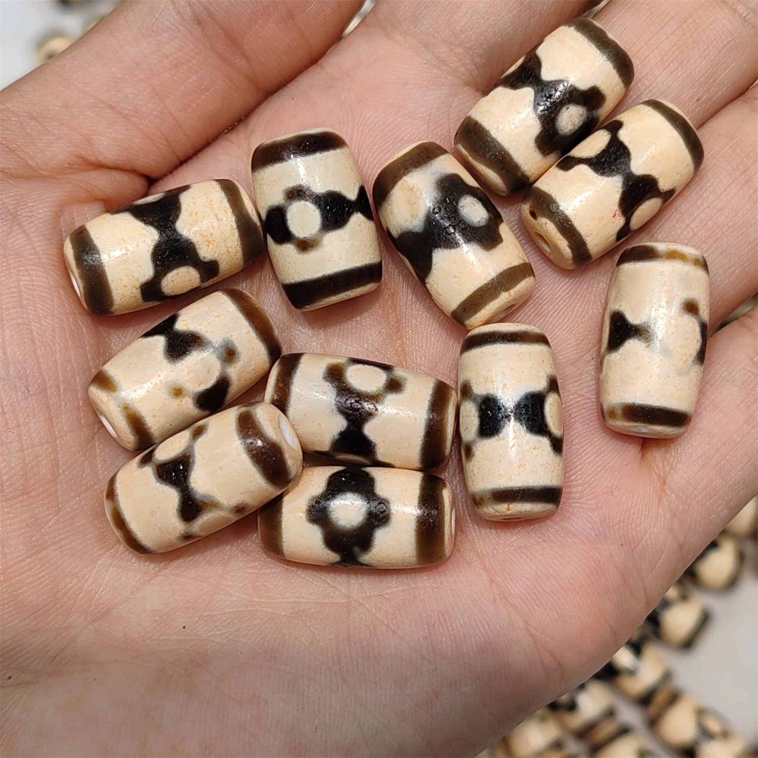 

5pcs/lot Natural Agate Three-Eyed Pattern Dzi Tooth yellow 20mm Weathering lines diy Bracelet Ethnic style Barrel beads