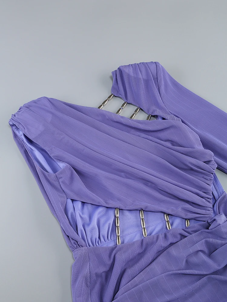 فستان قصير مثير بكتف واحد - فستان حفلات ضيق مكشكش أرجواني مع تفاصيل سلسلة ملابس نسائية للسهرة