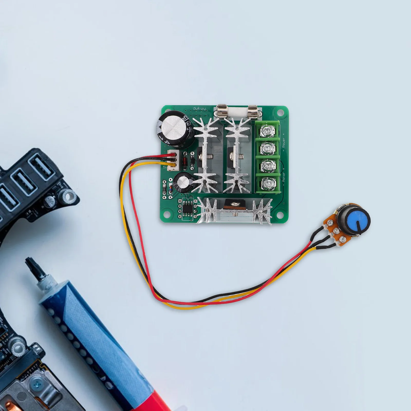 قابل للتعديل وحدة تحكم في سرعة محرك التيار المستمر توريد السيارات حماية التيار العالي الجهد المنظم أجزاء التدفئة تبريد المحرك