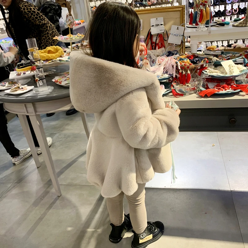 

Fashion Baby Winter Warm Fur Coats For Girls Long Sleeve Hooded Warm Jacket For Christmas Party Kids Fur Outwear Clothing