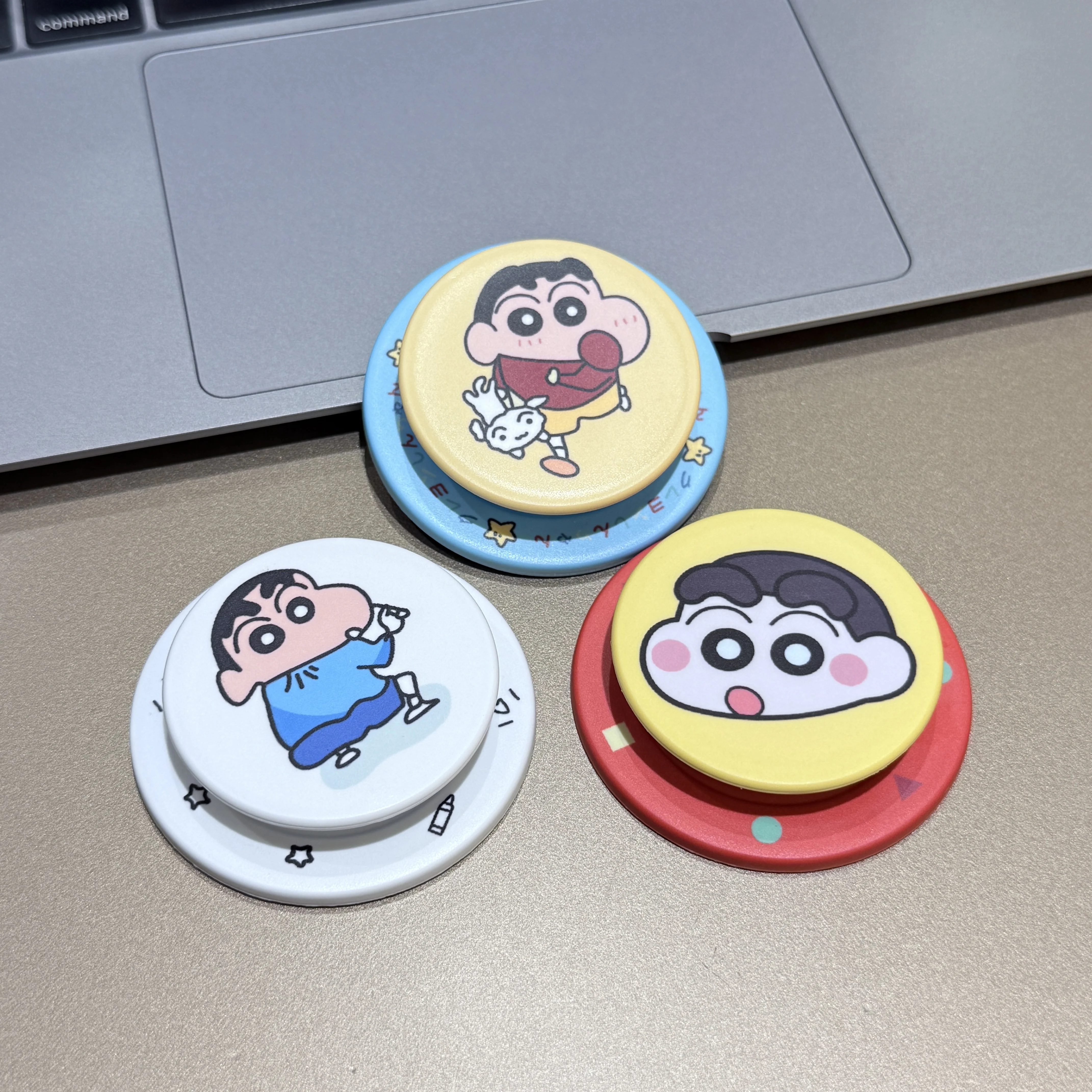 

Three Colors Crayon Shin-Chan Smartphone Magnetic Mobile Phone Holder Cute Cartoon IPhone Magnetic Holder Practical Essential