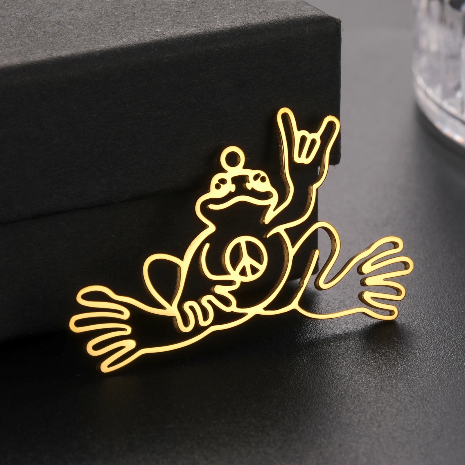 5pcs/lot Hollow Stainless Steel Peace Kungfu Frog Animal Pendant Connectors For Jewelry Set Gifts DIY Accessories Wholesale