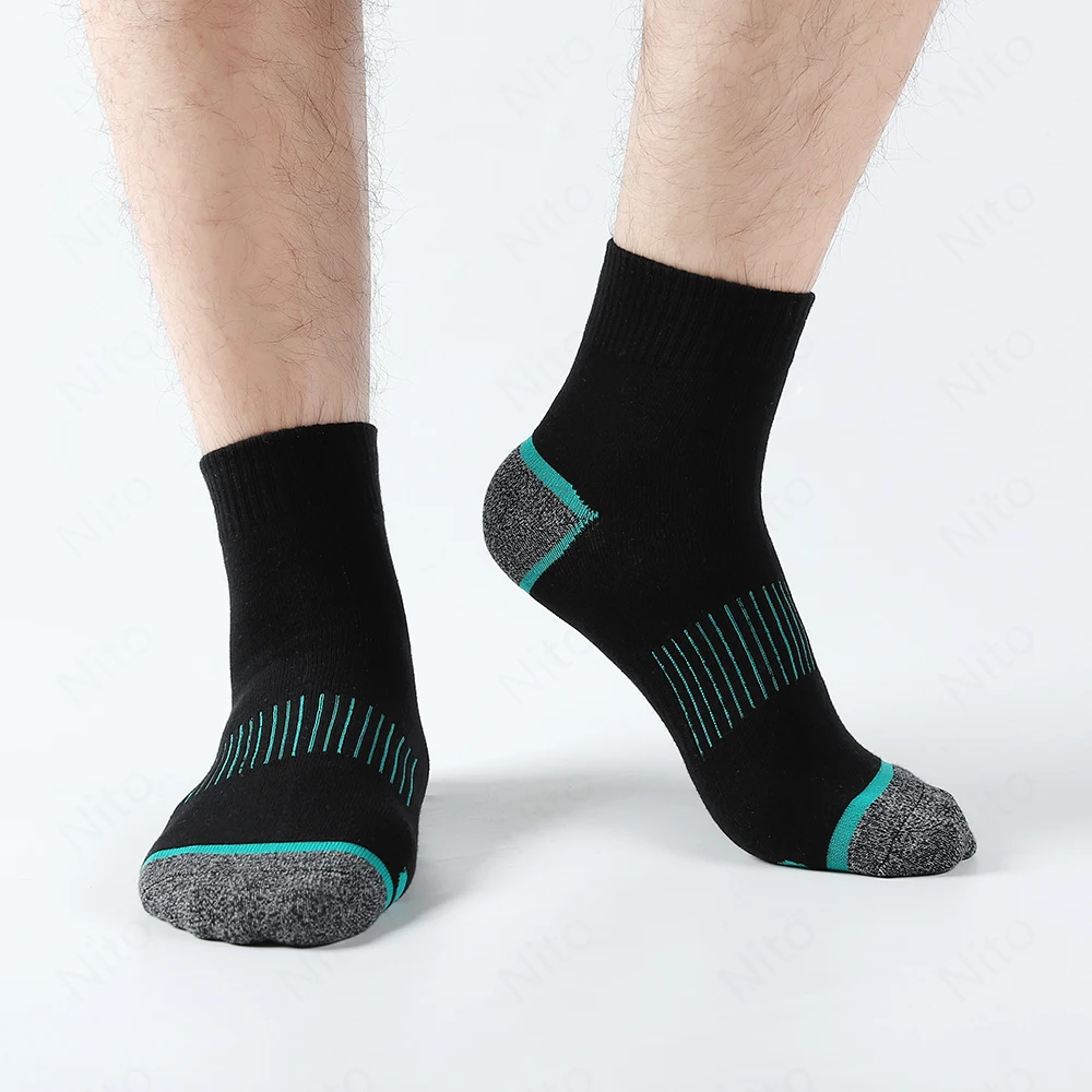 Lot de haute qualité Chaussettes pour hommes Casual Respirant Run Chaussettes de sport 5 paires Chaussettes en coton pour hommes Chaussettes noires