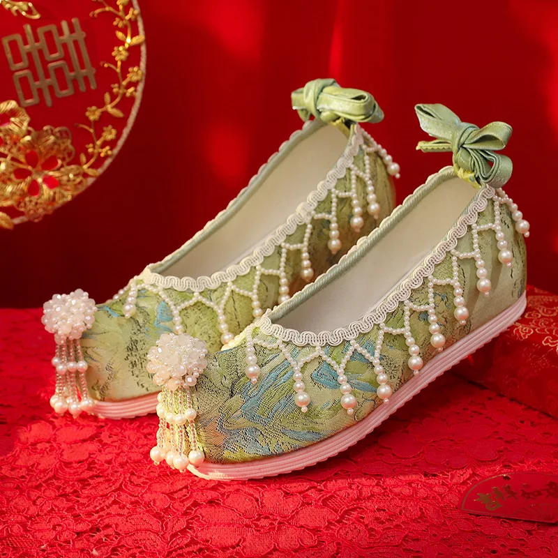Original Hanfu Wedding Shoes Green Handmade Ancient Embroidery Shoes Women Embroidered Traditional Chinese Tassel Bride Shoes