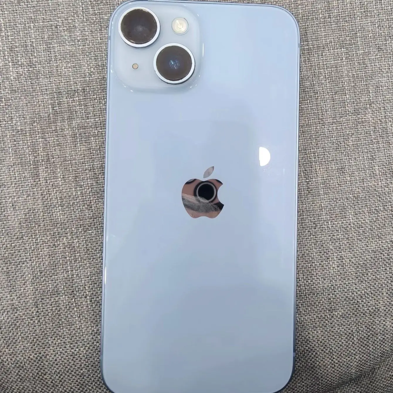 هاتف Apple iphone 14 مقاس 6.1 بوصة جميع الألوان بحالة جيدة بقدرة 3279 مللي أمبير في الساعة مستعمل