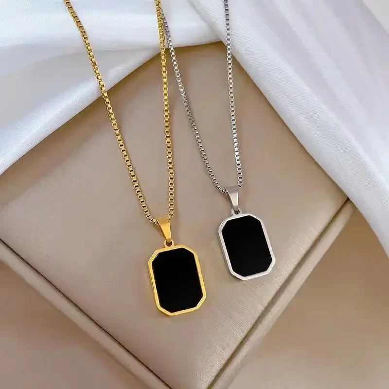 1PCS Stylish Gold Color Mens Geometric Square Necklaces,Black Enamel Rectangle Pendant with Rope Box Chain Collar Gift Jewelry