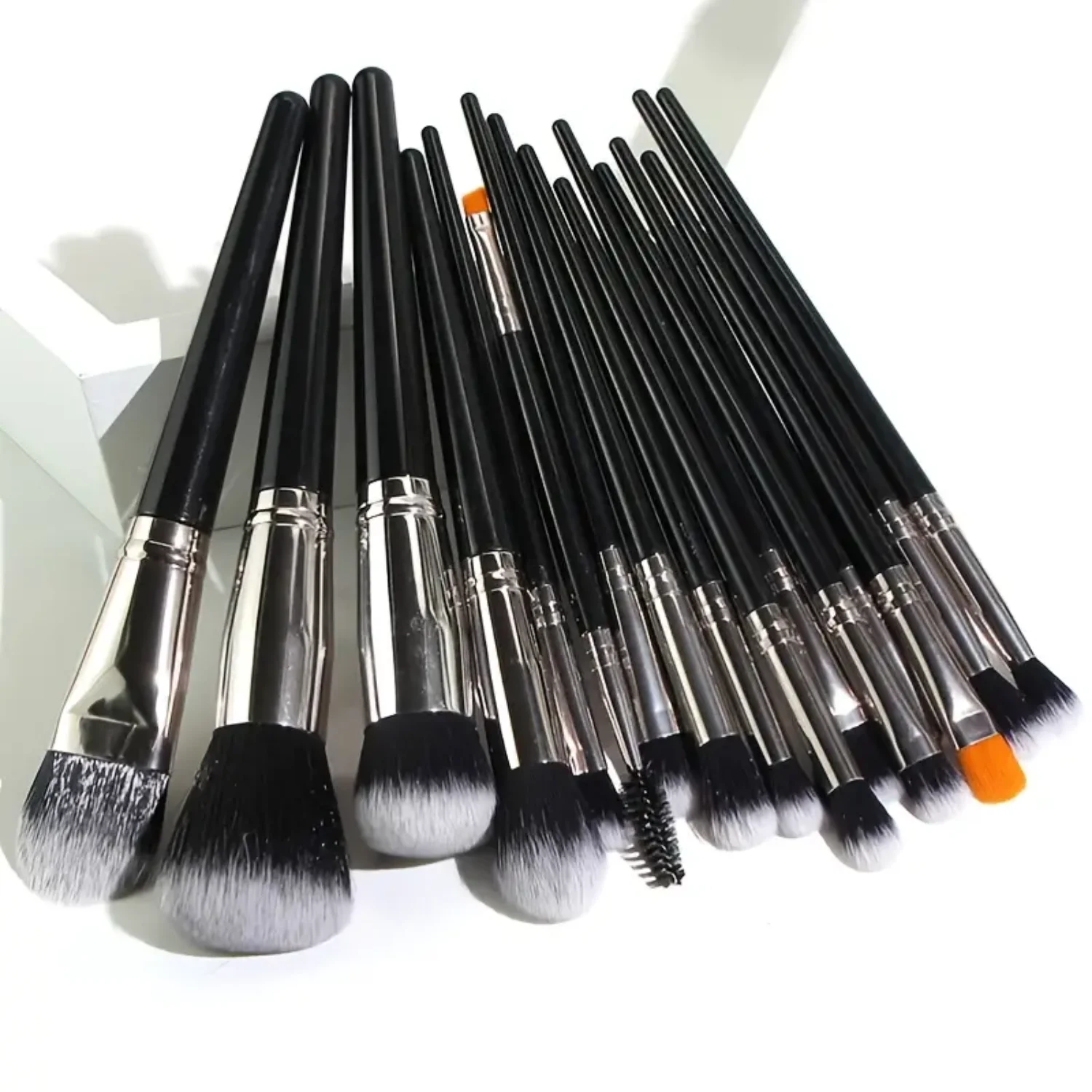 16PCS Makeup Brush Set - Professional Makeup Tools Kit for Power Blusher, Eyeshadow, Highlight, and Bronzer - Perfect for Flawle