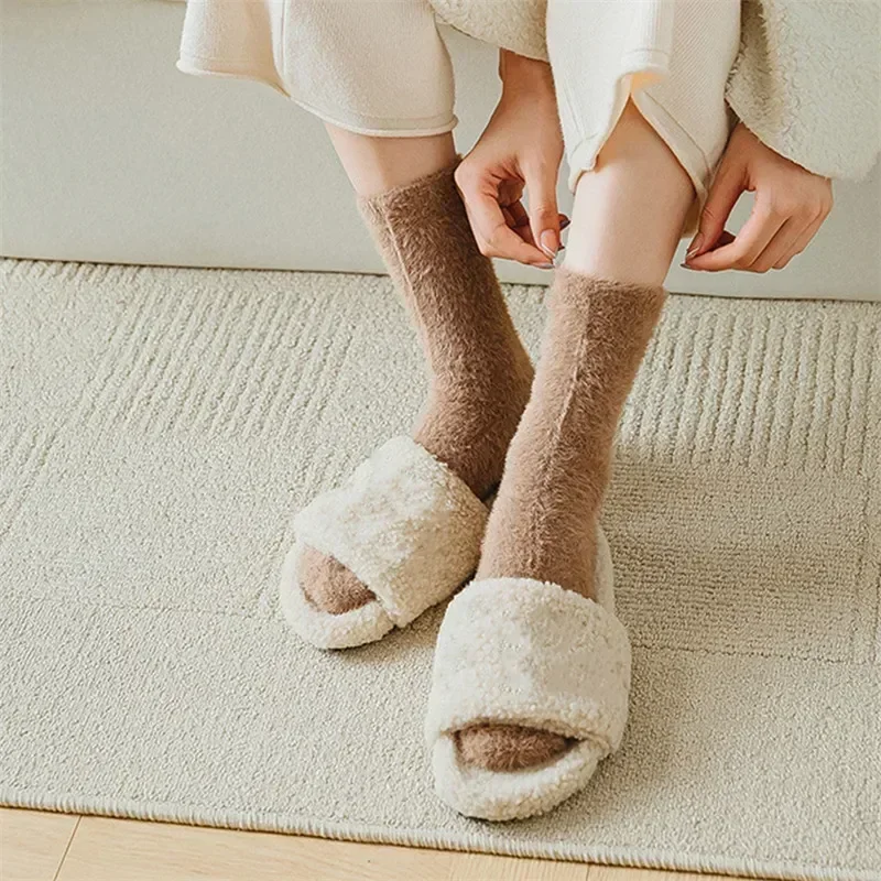Piso de cama hogar Harajuku mujeres otoño medias cálido grueso acogedor puro visón dormir calcetín de terciopelo calcetines sólidos Color esponjoso invierno
