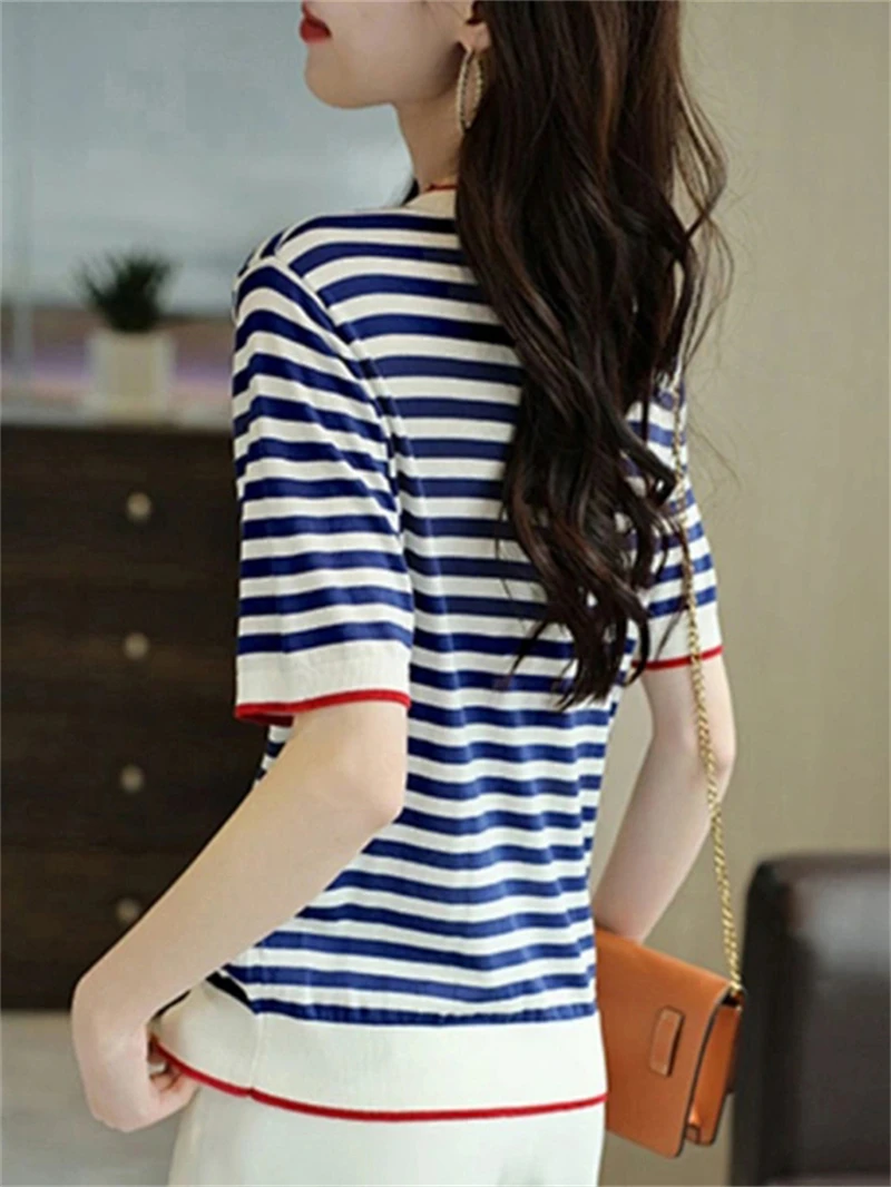 Summer New Contrast Stripe Short sleeved T-shirt Women\'s V-neck Knitwear Women\'s Top 7533