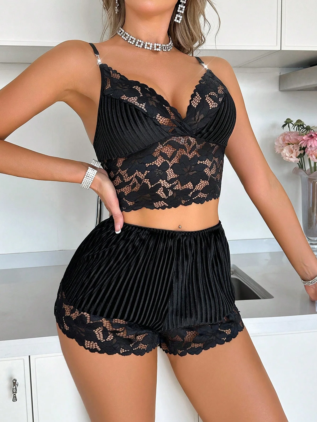 Ropa interior erótica AliExpress europea y americana, conjunto de tres puntos con tirantes de encaje transparente sexy, envoltura ajustable para el pecho
