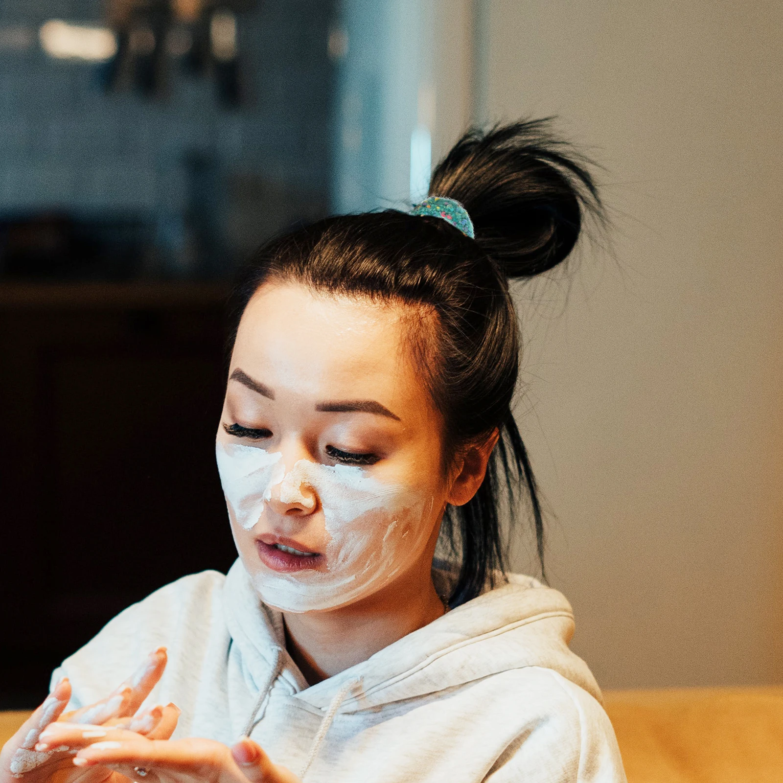 

5Pcs Hair Scrunchies for Women Elastic Ponytail Holders Soft Fabric Hair Ties Decorative Accessories for Daily Party Wedding Use