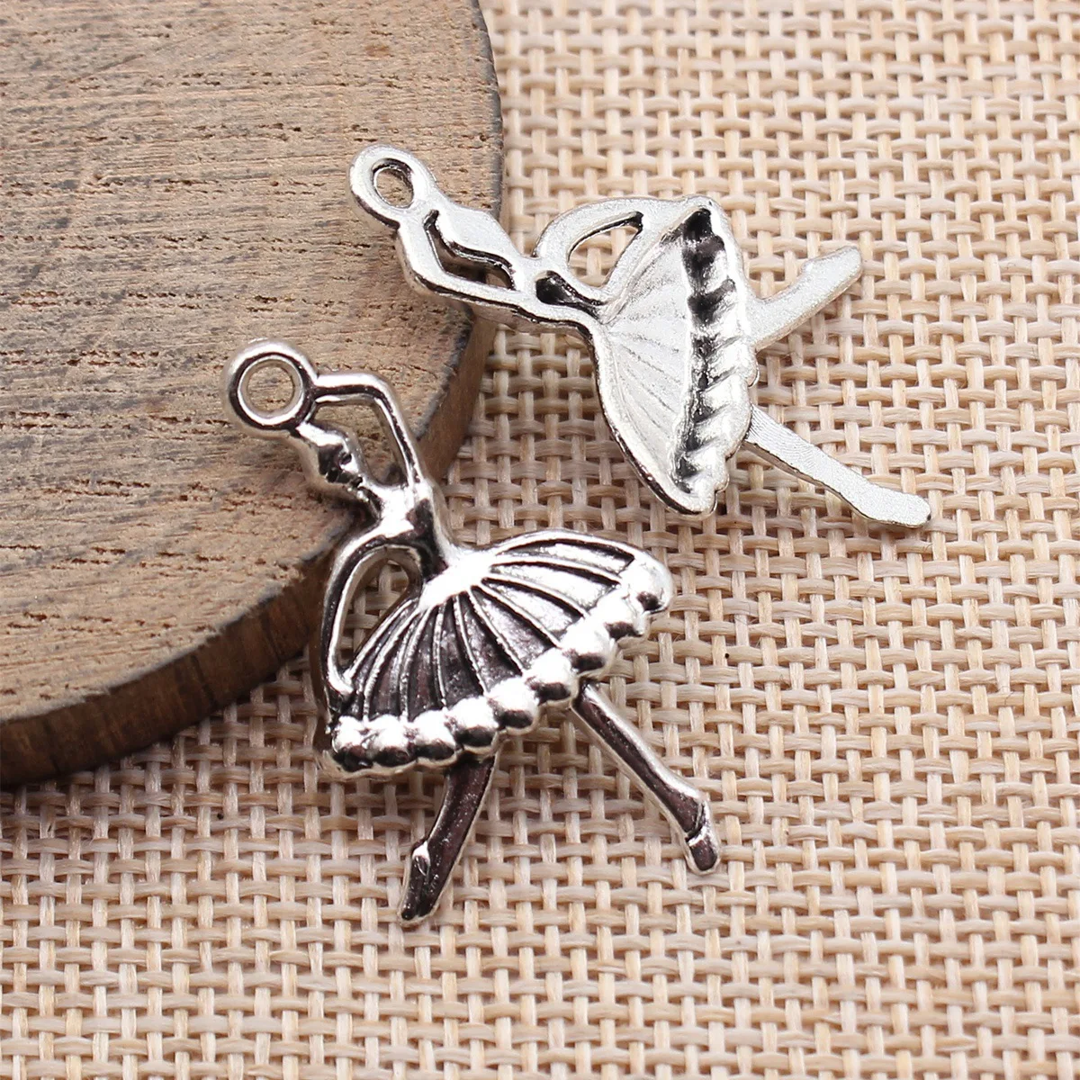 

20 шт. 36x20 мм (1,42x0,79 дюйма) подвески в виде балерины под старинное серебро, аксессуары для изготовления ювелирных изделий своими руками