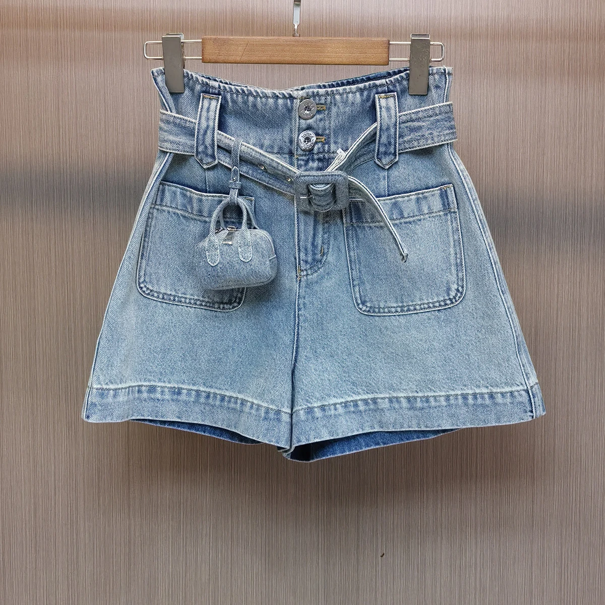 Women's 2025 Summer New Fashion Shorts Female Chic Waist Bag Pocket Wide Leg Denim Shorts Women's Solid Color Denim Short Pants