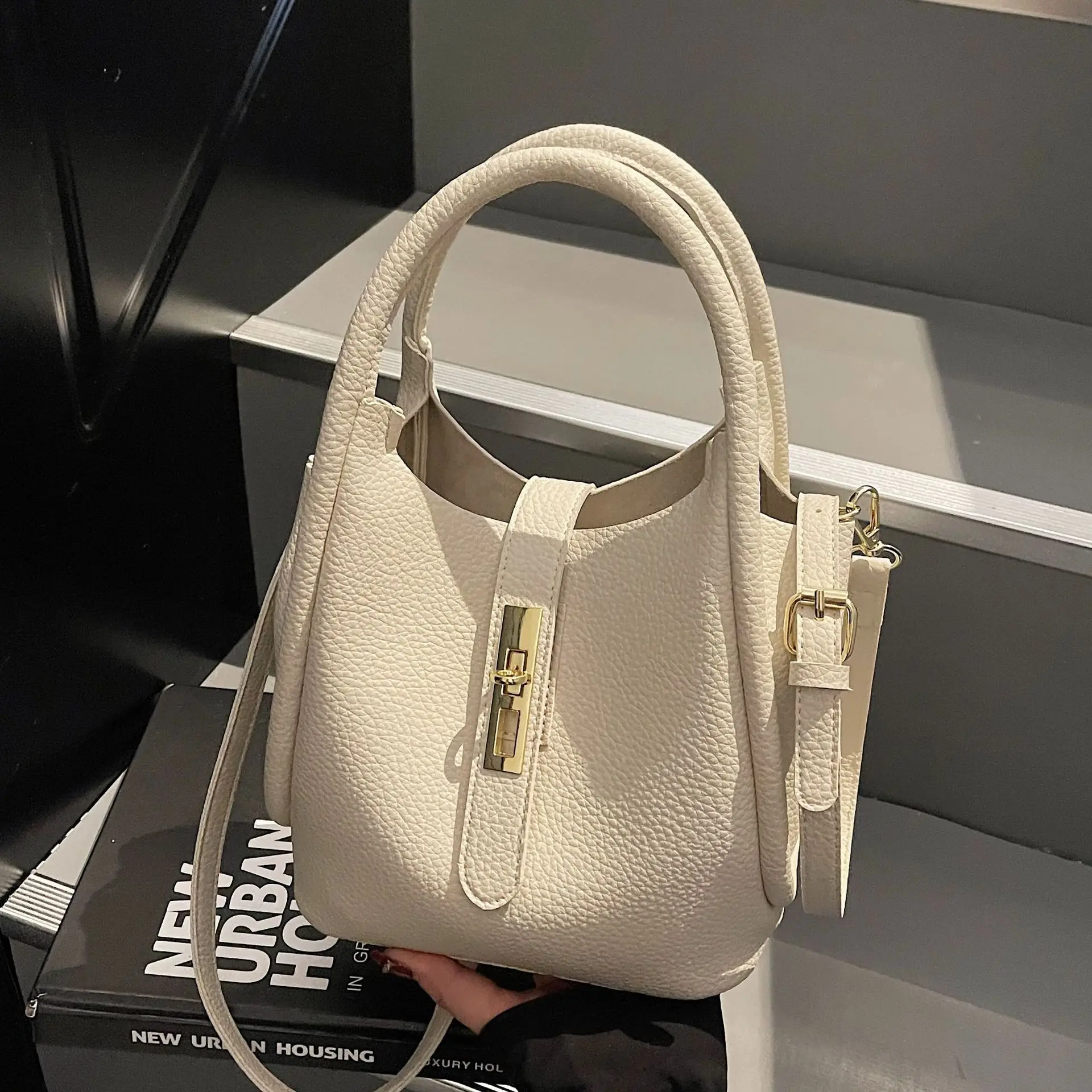 

Портативная маленькая женская сумка, новинка 2025 года, ретро сумка через плечо, темпераментная сумка через плечо 2 в 1, сумка-ведро