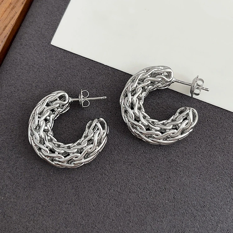 2026 Designer 18K Gold Plated Brass Hollow Out Semi-circular Earrings Women Jewelry Trend