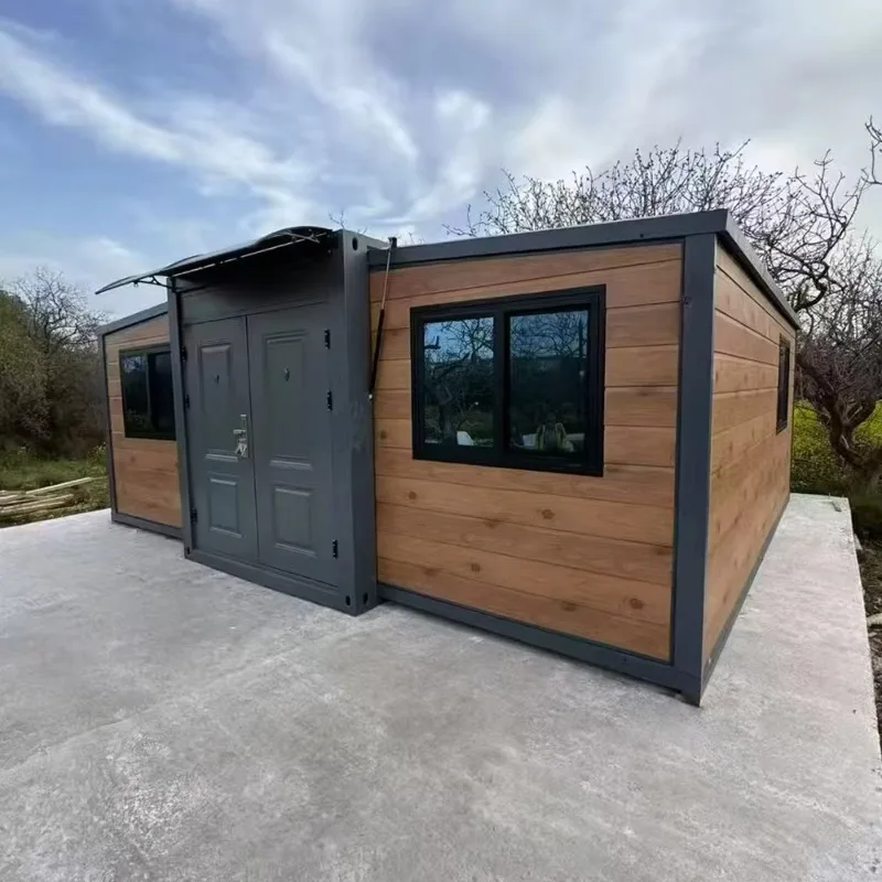 Customized Prefab Portable Home 40 30 20 Foot Prefabricated Movable Modern Expandable Container House 2 3 4 Bedroom Ready To Mov