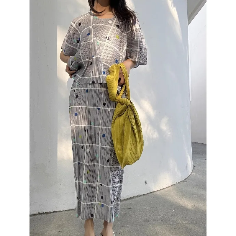 

Miyake Pleated T-Shirt 2026 Japan Plaid Polka Dot Short Sleeve Top Simple Straight Skirt Women Casual Commuting Lightweight Set