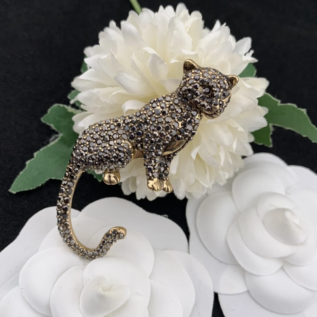 European and American fashion retro leopard brooch