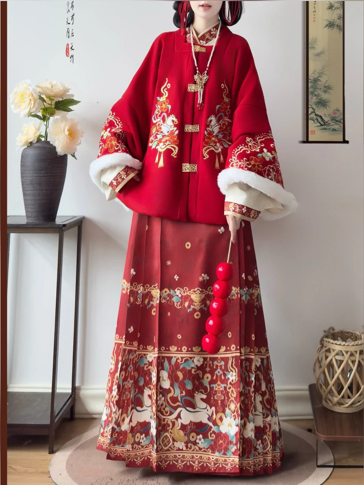 

Оригинальное женское вышитое платье-ханьфу Zezhi Aohua в стиле династии Мин для новогодних торжеств