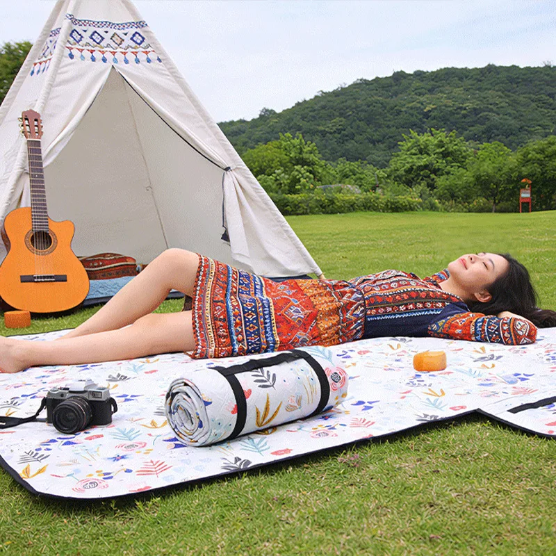 Retro Picnic Mat with Binding Rope Portable Foldable Multiple Sizes Pastoral Beach Mat Living Room Rug Room Decorations Gift