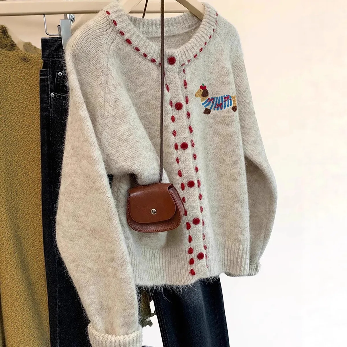 Apricot Puppy Thickened Crew Neck Knitted Cardigan Women's Autumn Winter 2026 New Design Sense Wear Soft Waxy Sweater Jacket