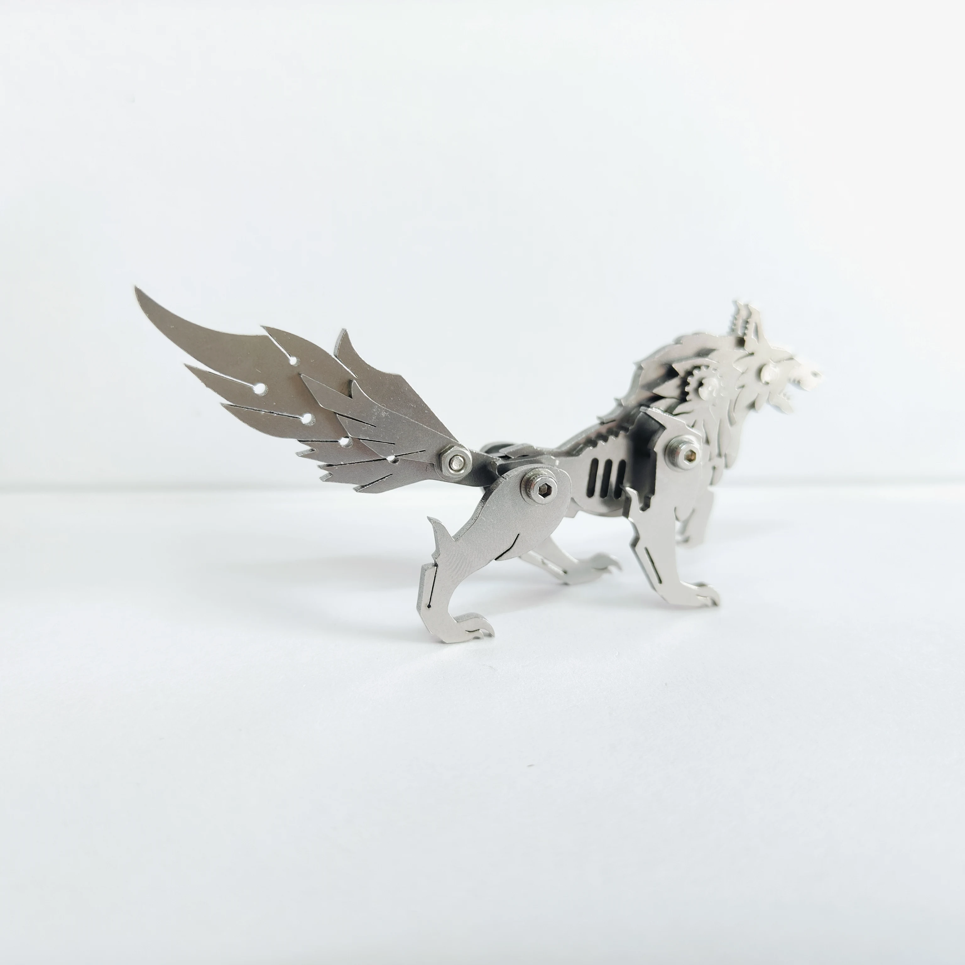 MOKR Little Wolf Puzzle in metallo 3D Giocattolo per bambini Formazione educativa Regalo di compleanno di Natale Figurina modello artigianale fai-da-te