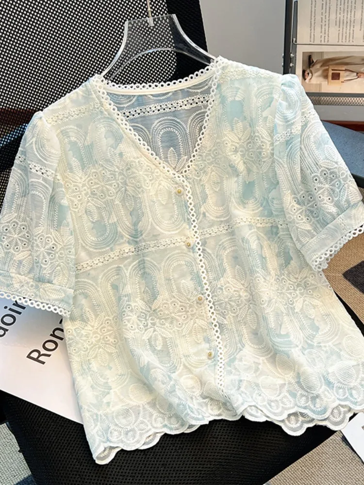 

Summer ort Sve Embroidered Lace Trim irt Women's Loose V-Ne Top Original Design Casual Faion Breathable Cotton