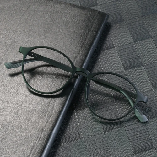 Imagen 2 del producto KOCOLIOR nuevas gafas de lectura de goma de titanio antiluz azul, gafas de presbicia con montura redonda óptica personalizada para hombres y mujeres