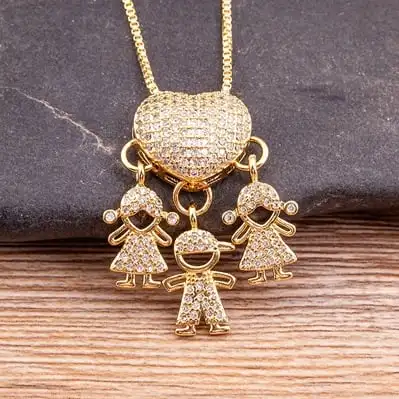 Mother’s Love Necklace Customize Child's Charm Personalized Family Jewelry Heart Shaped Zircon Pendant Necklace Gift for Women