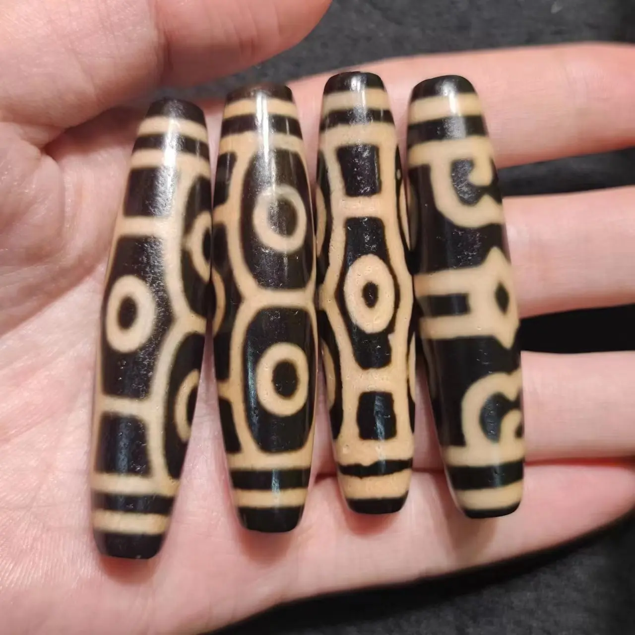 

5pcs/lot natural old agate dzi wholesale Black yellow multiple Rare patterns Weathered horseshoe lines Ethnography Accessories