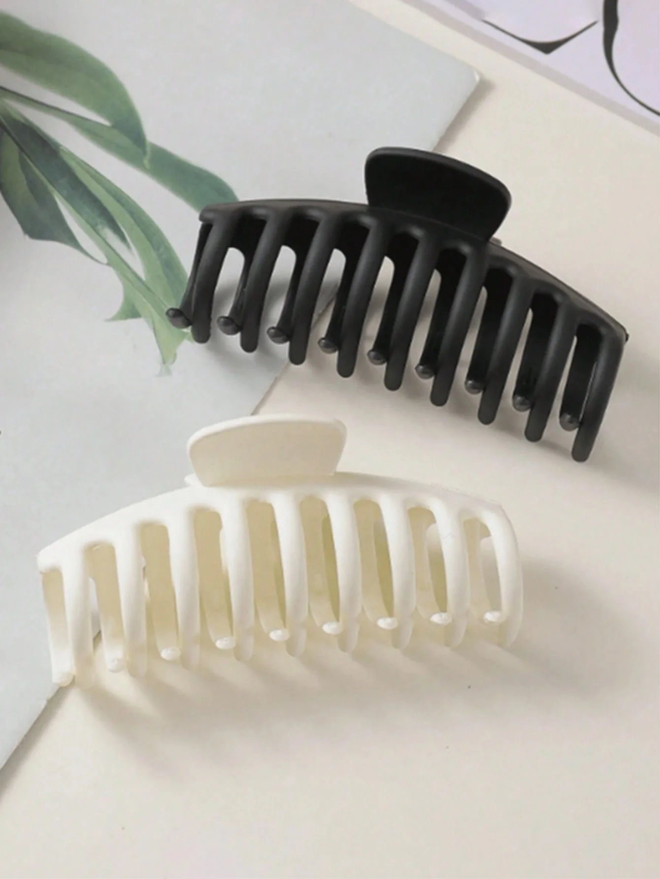 1 peça simples preto e branco grande clipe de osso de dragão, parte de trás da cabeça, cabelo enrolado, grampo de cabelo de praia, garra de cabelo