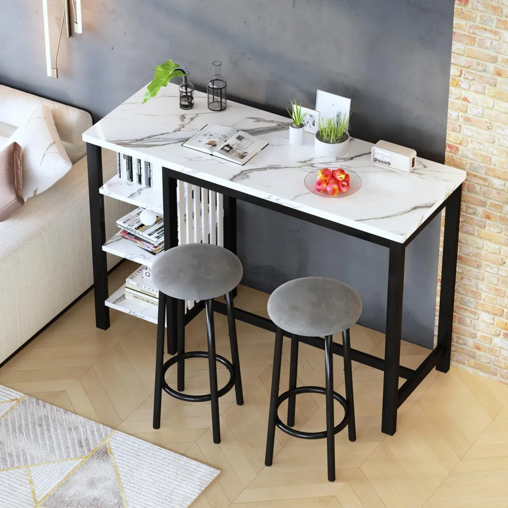 Conjunto de mesa de bar com prateleiras de armazenamento, mesa moderna de café da manhã em mármore falso branco de 47" com 2 bancos de veludo, conjunto de jantar de 3 peças para 2