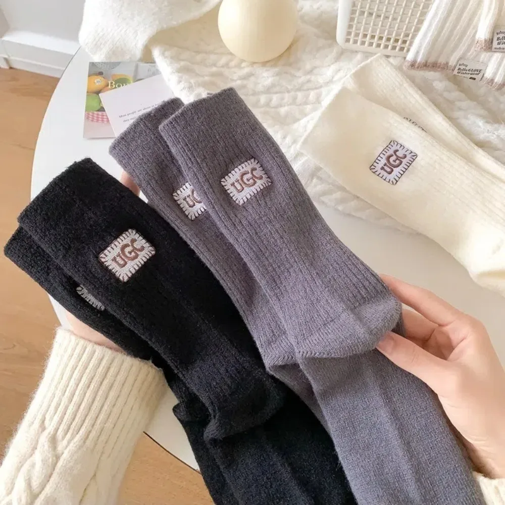 New Thickened Warm Velvet Socks Middle Tube Heel Embroidery Label Mid-Tube Socks Solid Color Keep Warm Women Socks Autumn