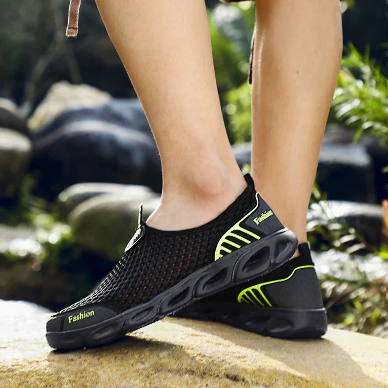 Men Sandals Quick-Drying Hiking Wading Shoes Outdoor Non-Slip Sneakers Breathable Men Aqua Shoes Summer Water Shoes Couple Flats
