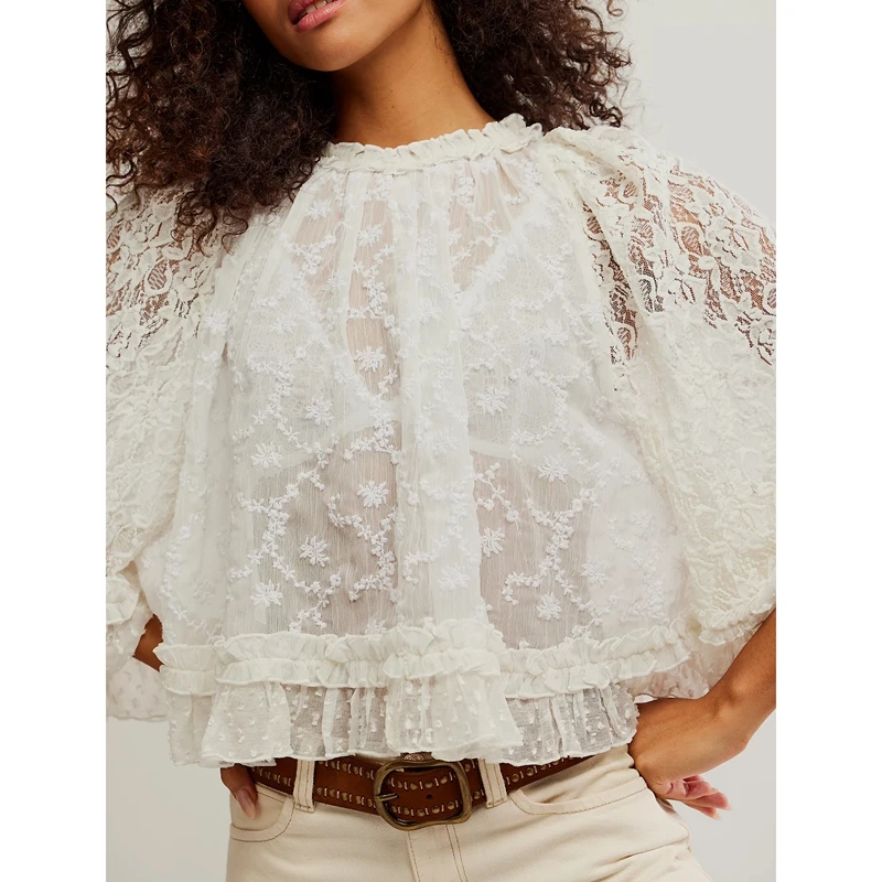 Combhasaki, camisa transparente con bordado de encaje Floral y2k de verano para mujer, manga larga acampanada, cuello redondo, dobladillo con volantes, blusa transparente, capas