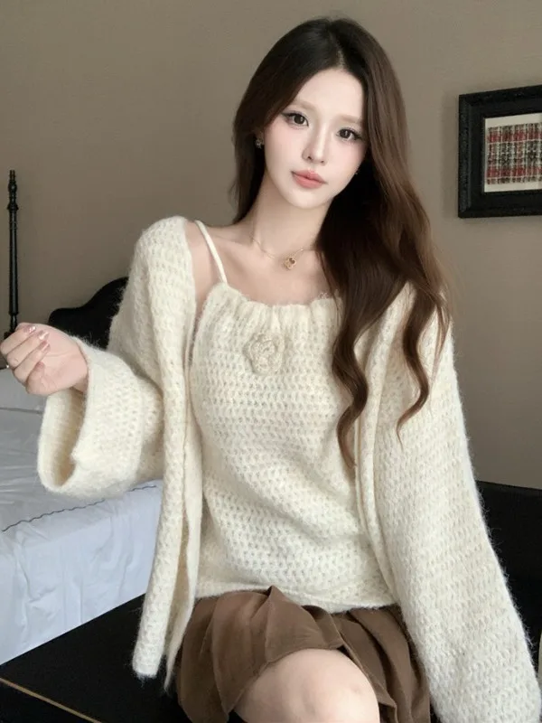 

Sexy Hanging Neck Vest High Waist Deer Skin Velvet Short Skirt Three Piece Set Women's Fashion Autumn Winter New Style Slim F...