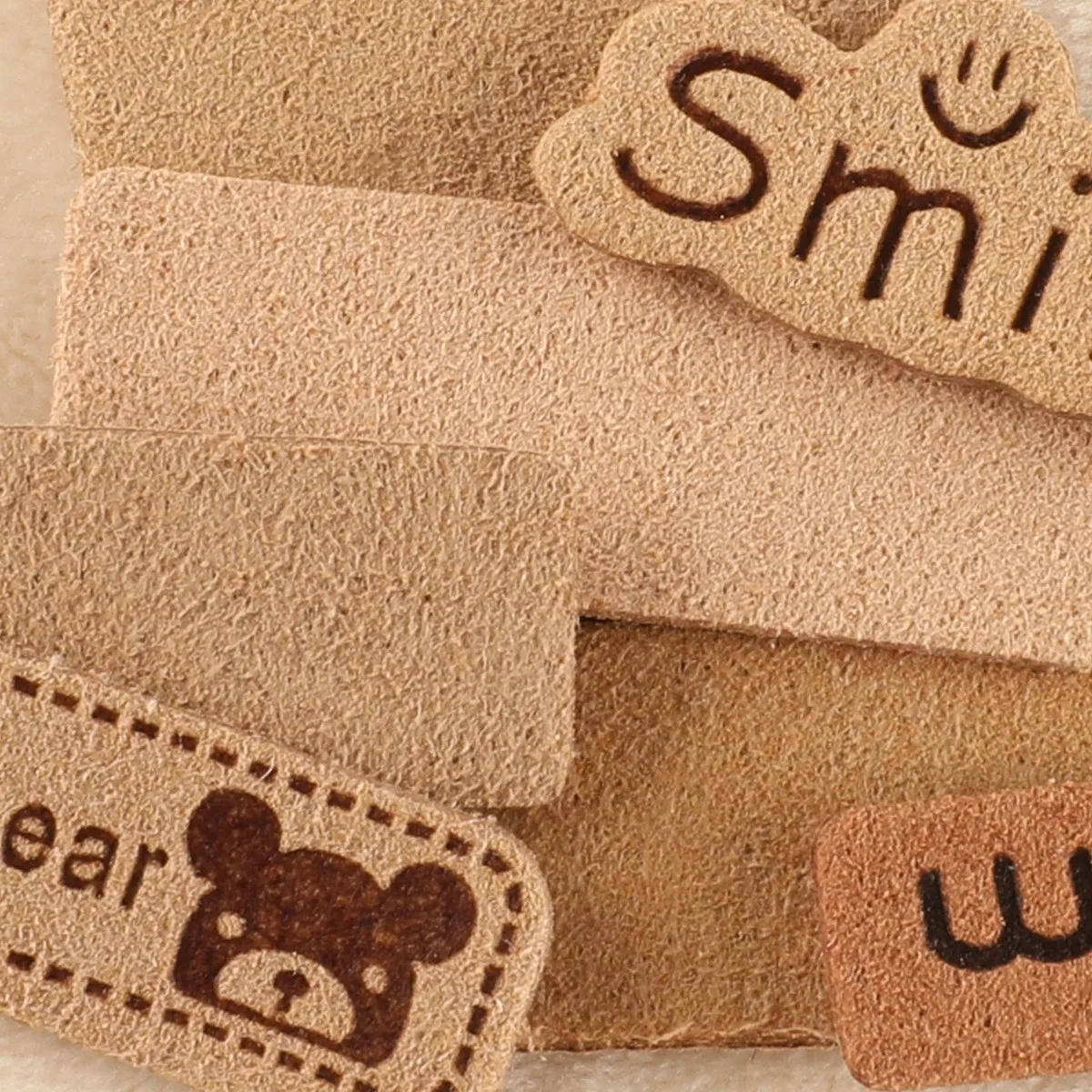 19PCS/SET Smile Love LETTER Labels for Clothing Yarn Ball Hand Made Leather Labels Sewing Tags on Hats Knitted Sewing Accssories