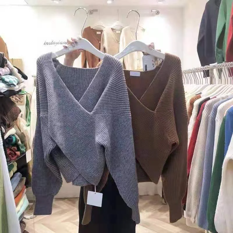 เสื้อสเวตเตอร์แขนยาวทรงหลวมสไตล์เกาหลีสำหรับผู้หญิง คอวี เซ็กซี่ สีพื้น