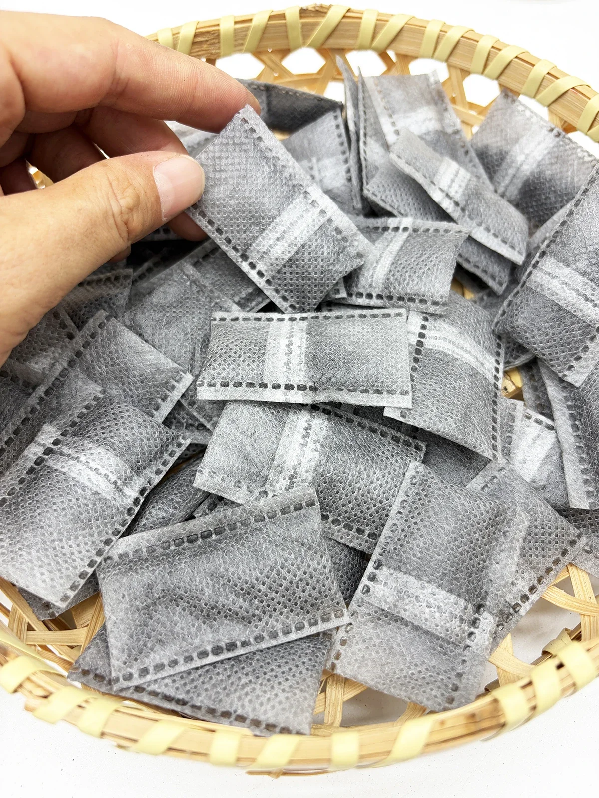 20/40PCS Fish Tank Filter Activated Carbon Bags Premium Aquarium Filter Media Purifies Water Removes Toxins Odors Long Lasting gallery 3