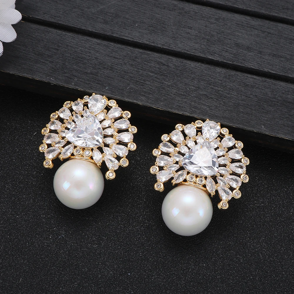 

1 пара серег-гвоздиков с золотыми кристаллами и жемчугом в форме сердца для вечеринки, модные женские ювелирные изделия, подарок на свадьбу