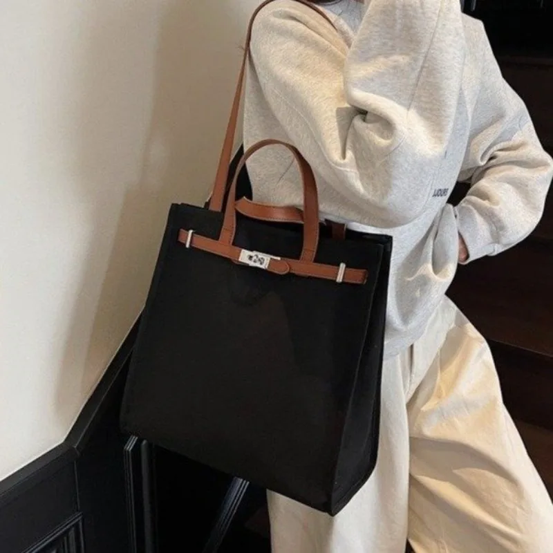 2025 Niche High-quality Large-capacity Handbag, A New Personalized Commuter Underarm and Shoulder Bag for Women