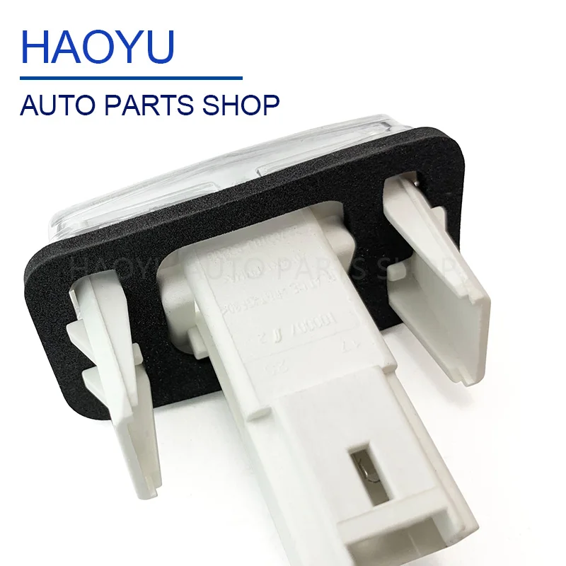 6340F9 applies Peugeot 307 hatchback 206 license plate light 207 Citroen Sena Picasso C4L rear license plate light - Image 4