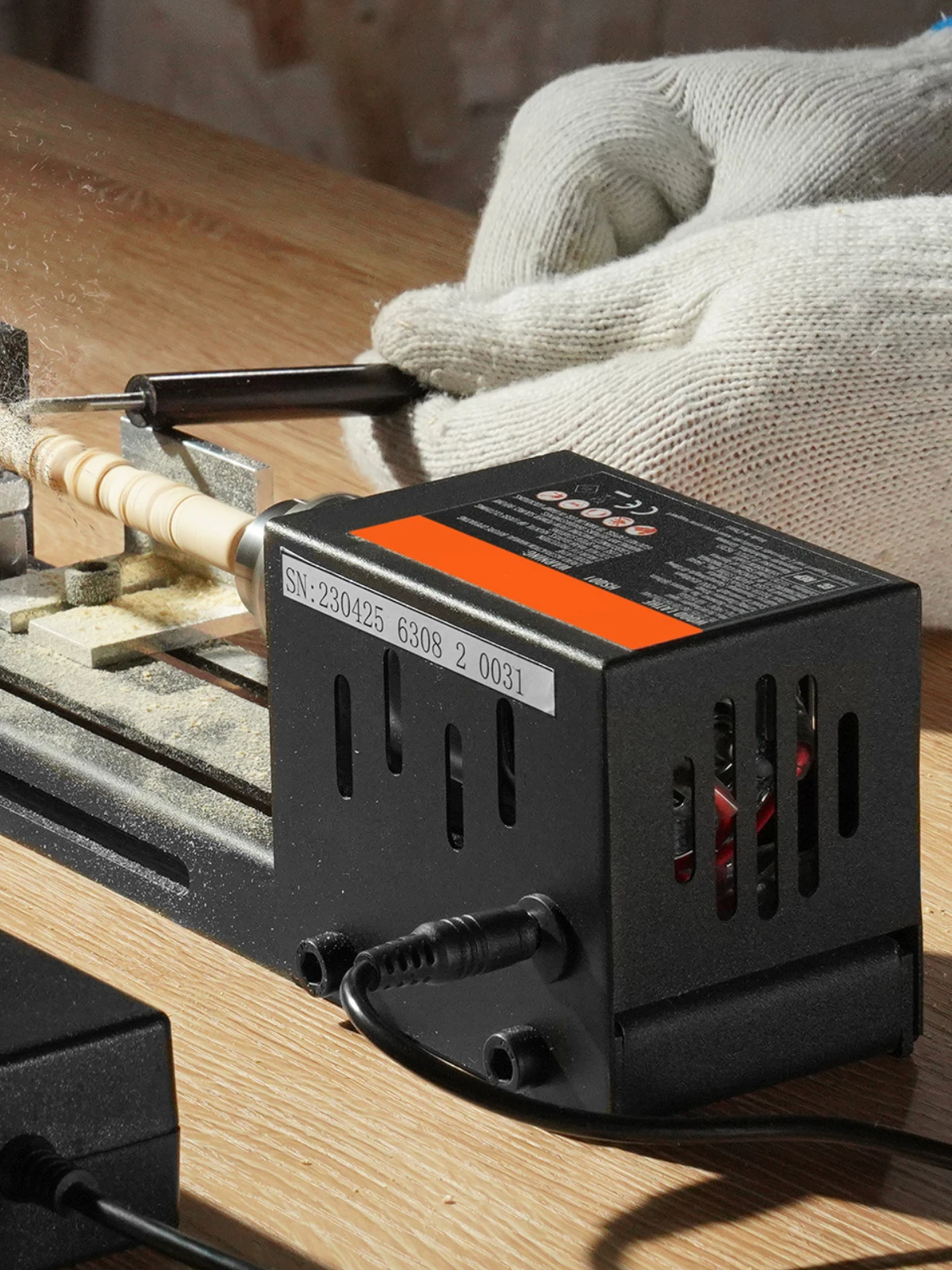 SucceBuy Mini Hout Draaibank Machine 2.76inx6.3in 24VDC 96W Machine Accessoires 7 Speed s voor DIY Houtbewerking Houtboor Rotary Tool - afbeelding 2