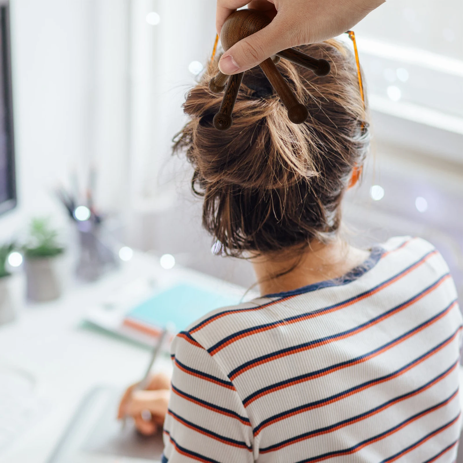 

1 шт. портативный деревянный массажер бежевого цвета, ручной инструмент для релаксации кожи головы для снятия стресса, массажный инструмент для головы